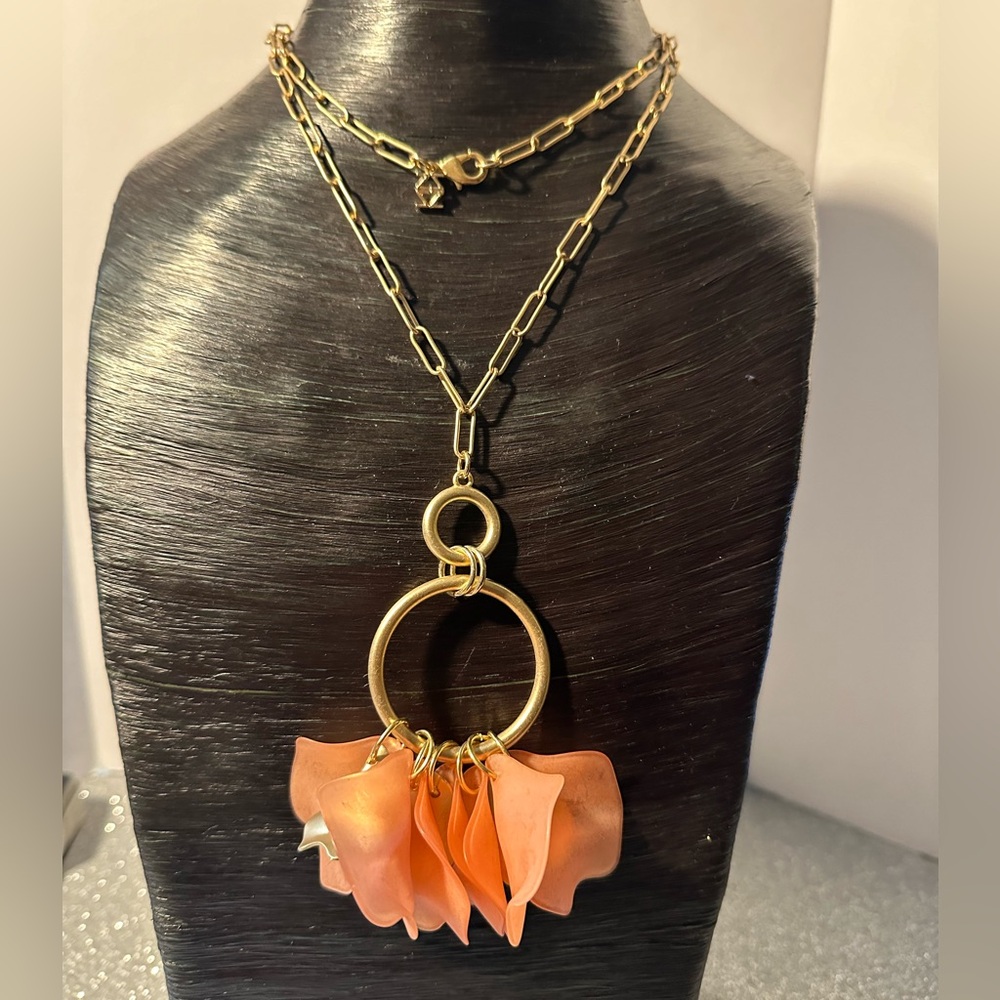 BEAUTIFUL ZENZII SHEER PETAL GOLD PENDANT NECKLACE!